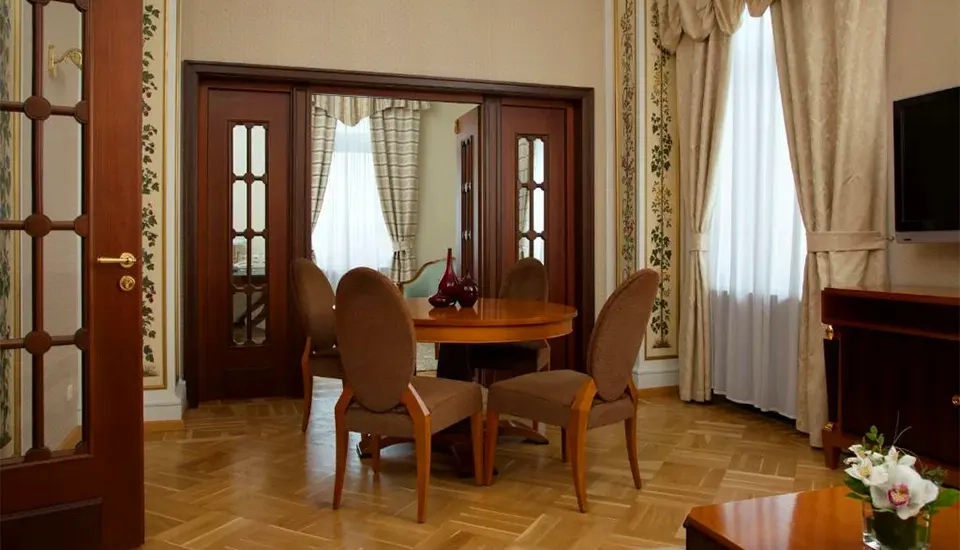 هیلتون مسکو لنینگرادسکایا